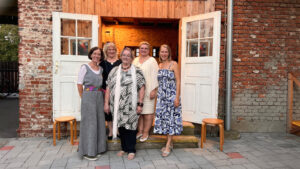 Von links nach rechts: Gabriele Mikl - Kuratorin, Claudia Wendner - Direktorin Vital-Hotel, Ulrike Zeppetzauer - Künstlerin, Dr. Elena Bourdina - Ärztin und Julia Majcan - Landtagsabgeordnete und Vizebürgermeisterin von Bad Radkersburg